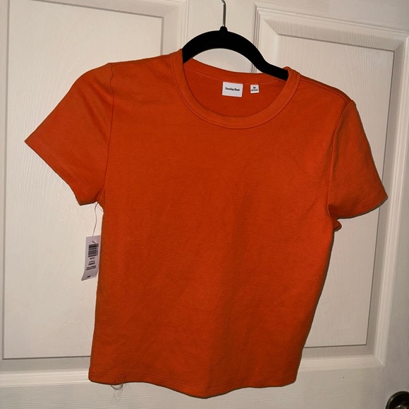 Sunday Best Aritzia Vibrant Orange Short Sleeve Cropped Tee NWT M - Picture 1 of 7